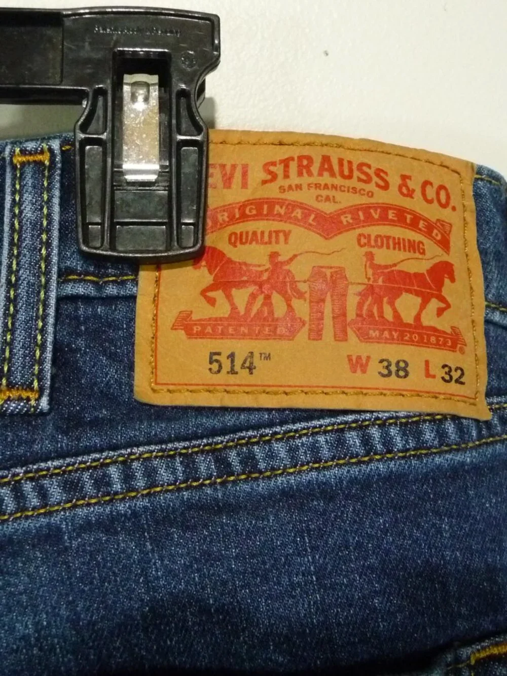 Levi's 514 Straight Fit Jeans 38x30 Medium Wash Denim